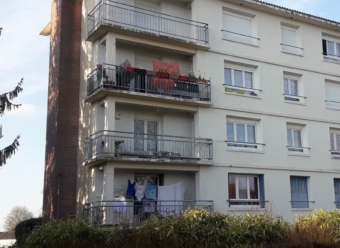 BLENEAU - APPT T3 AVEC BALCON