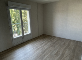 ST FARGEAU - APPT T3 AVEC BALCON