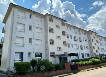 BLENEAU - APPT T2 AU RDC AVEC BALCON