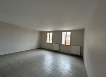 A LOUER - APPARTEMENT T4 - BRIENON