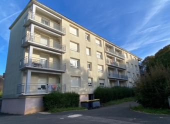 ST SAUVEUR EN PUISAYE - APPT AVEC BALCON ET ASCENSEUR