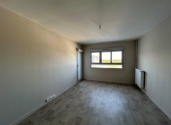 A LOUER - APPARTEMENT T3 - CHENY