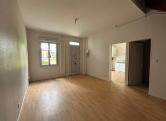 A LOUER - APPARTEMENT T3 - CHENY
