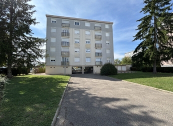AVALLON - APPARTEMENT T3 AVEC GARAGE ET CAVE !