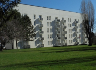 ST FLORENTIN &agrave; 5 MIN DE LA GARE - APPT T4 AVEC BALCON