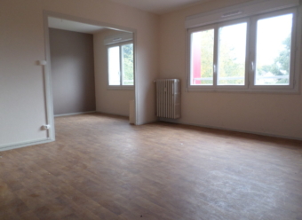 A LOUER - APPARTEMENT T3 BIS - CHARNY