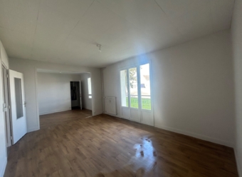 A LOUER - APPARTEMENT T4BIS - BRIENON