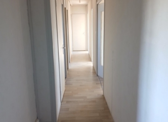 Appartement T4 bis avec balcon   &agrave; Avallon
